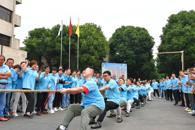 皖南電機(jī)舉辦“迎國(guó)慶”員工拔河比賽; 皖南電機(jī)舉辦“迎國(guó)慶”員工拔河比賽;