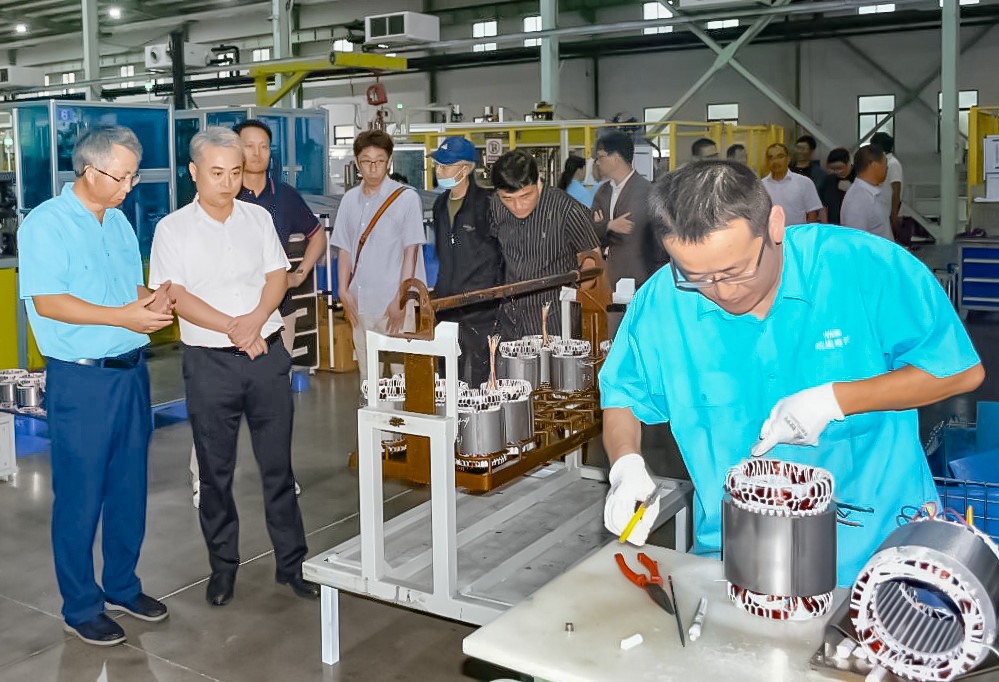 06- 市政府領(lǐng)導(dǎo)來皖南電機調(diào)研 06- 市政府領(lǐng)導(dǎo)來皖南電機調(diào)研